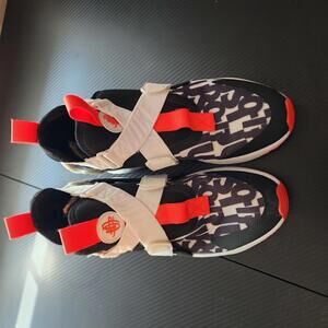 Flawless NIke Huarache city gs just do it sneakers  7 Youth worn once clean